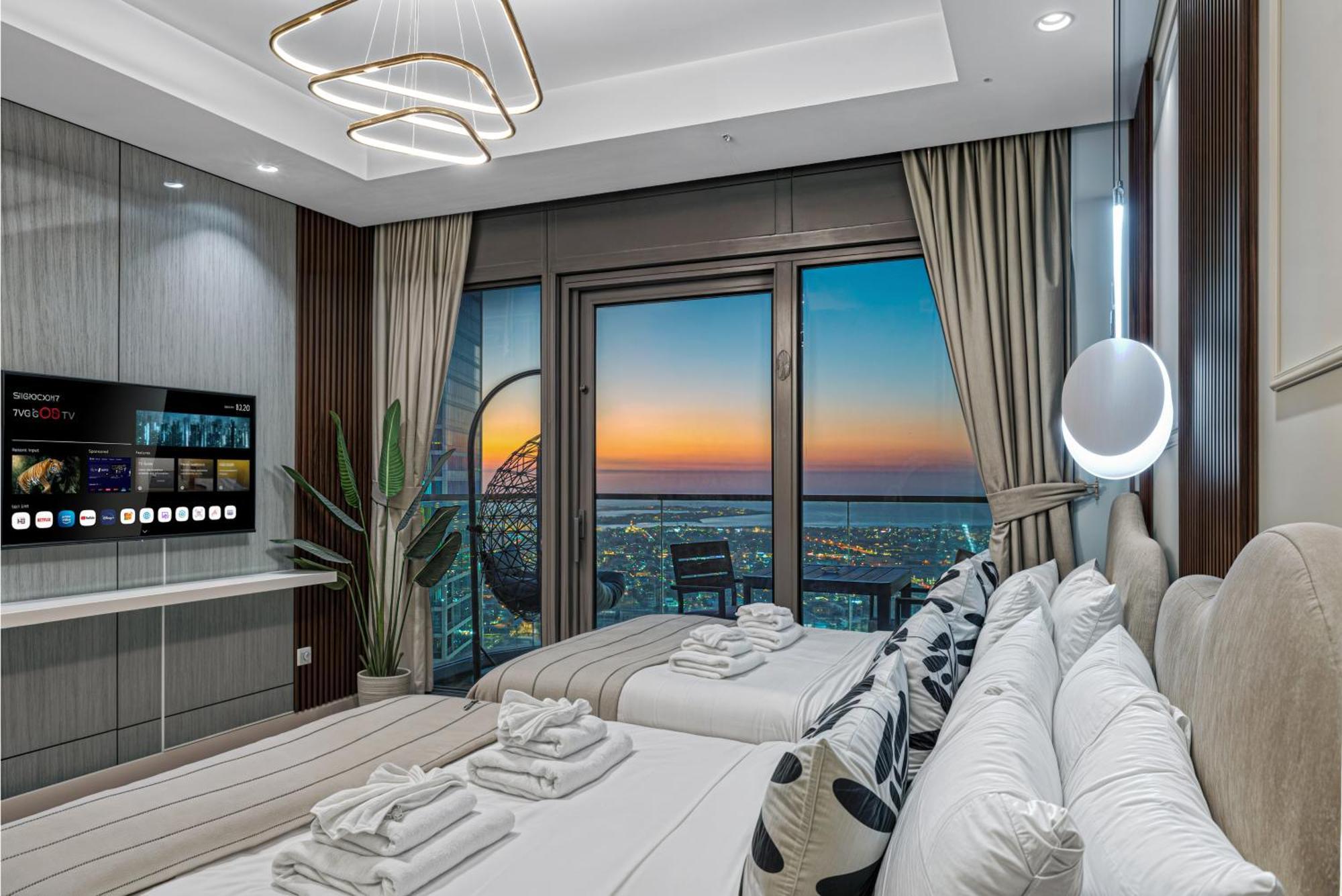 Scenic Infinity Pool With Burj Khalifa Views Apartment *