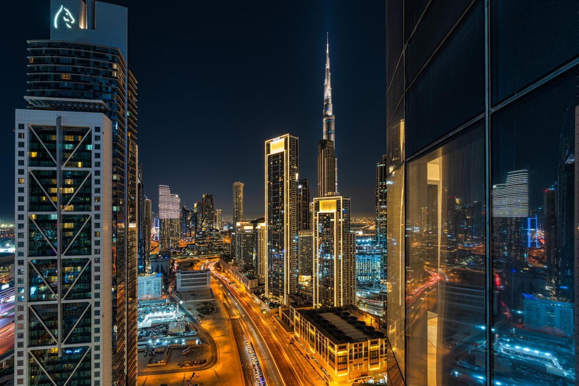 Scenic Infinity Pool With Burj Khalifa Views Apartment Dubai