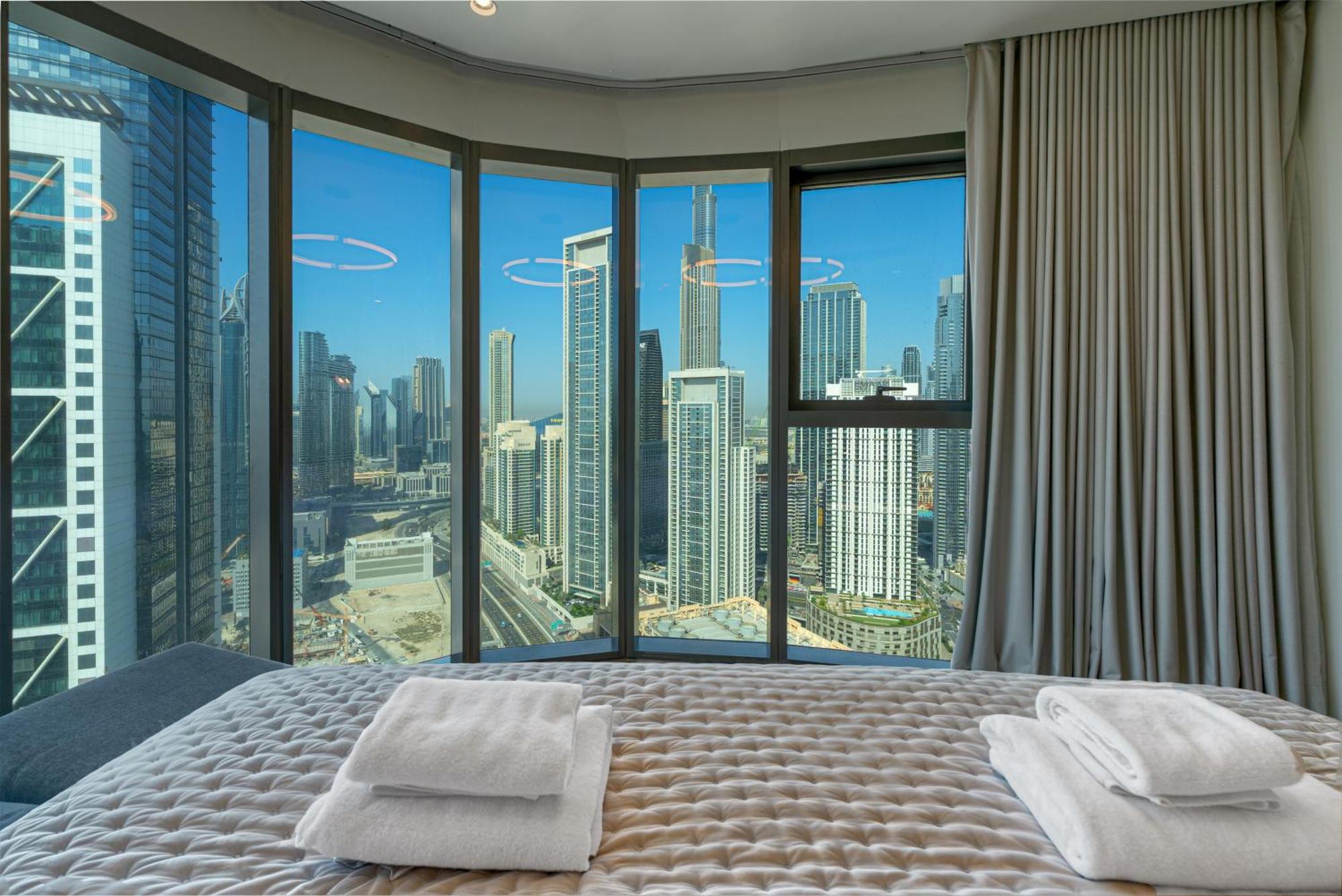 Scenic Infinity Pool With Burj Khalifa Views Dubai