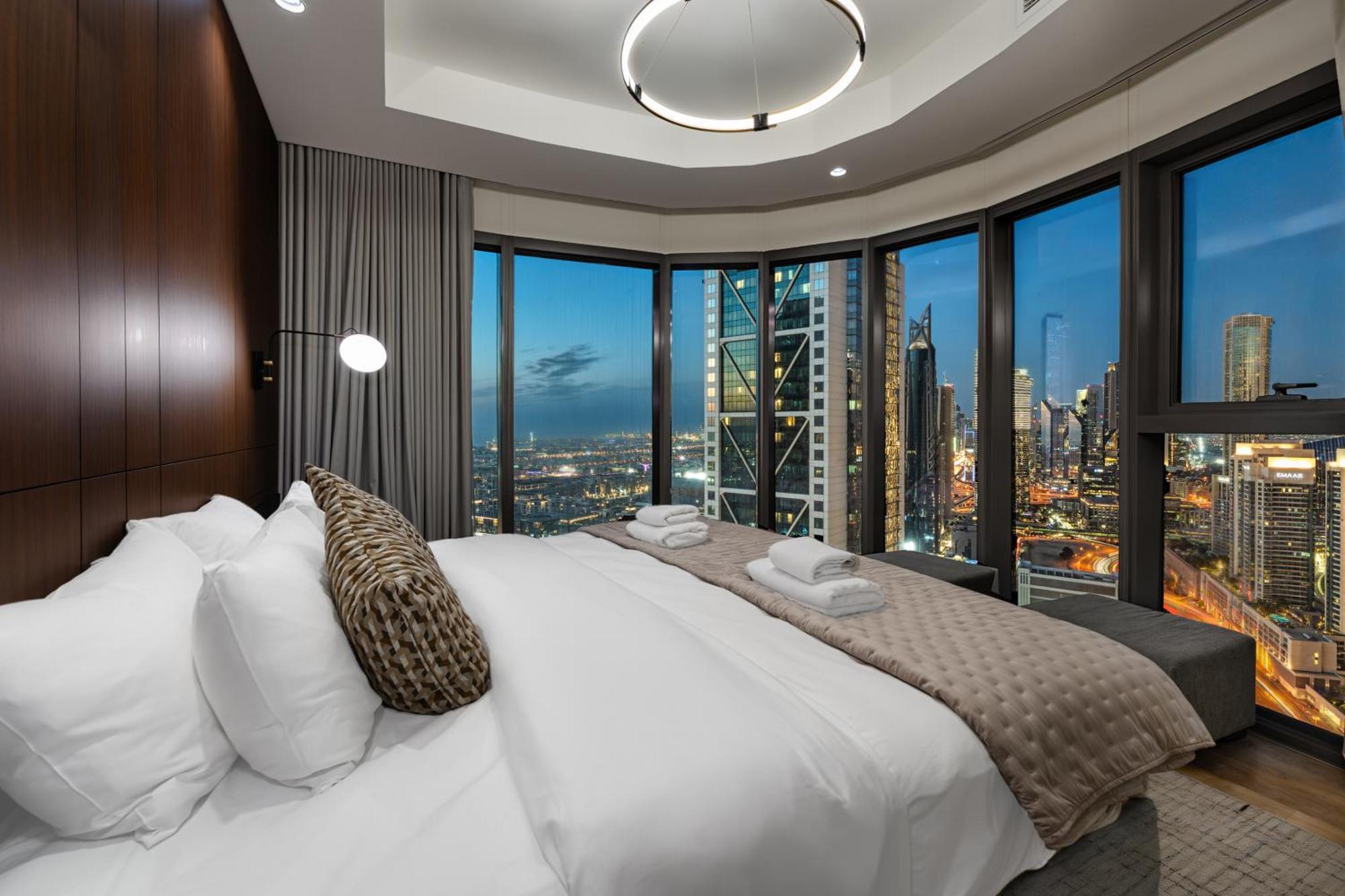 Scenic Infinity Pool With Burj Khalifa Views Apartment *